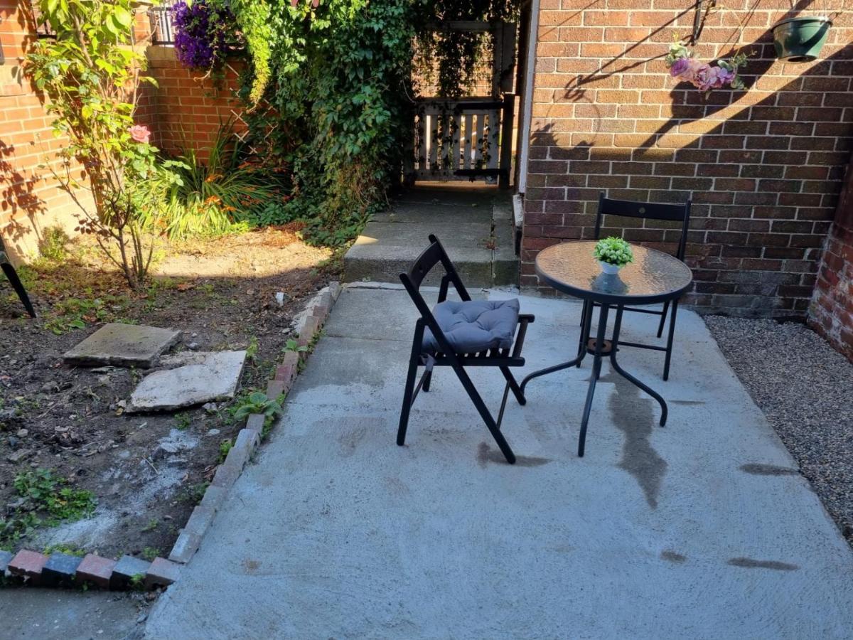 Centrally Located W/ Free Parking & Smart Tv Leeds  Exterior photo